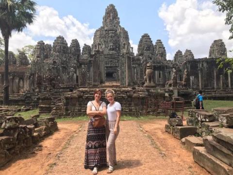 Rahat ve çekici olmak için Kamboçyaya seyahat ederken ne giymeli?